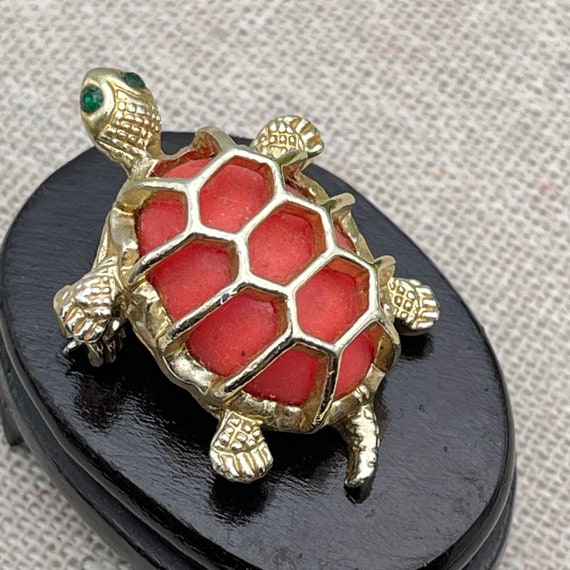 Turtle Brooch Pin, Vintage Gold Toned with orange… - image 5