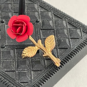 Red Rose Enamel Brooch, Painted Flower Pin with C-Clasp, Vintage Nature-Inspired Jewelry, Bridal Party Gift, Small Floral Lapel Pin