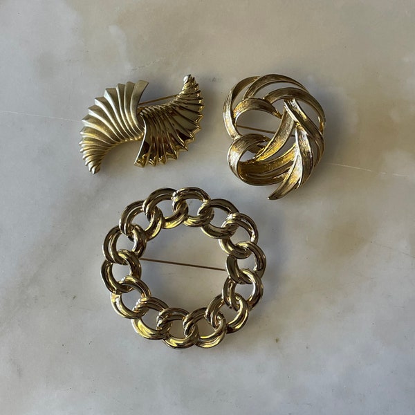 80's Large Abstract Gold Tone Textured Brooch Pin by Vo Les Bernard main image 1