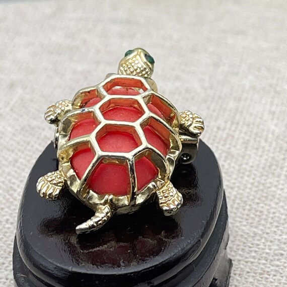 Turtle Brooch Pin, Vintage Gold Toned with orange… - image 4