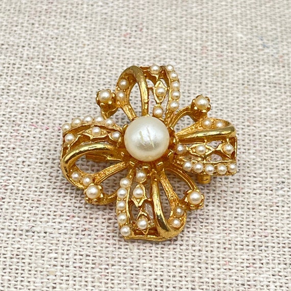 Gold Tone and Faux Pearl Brooch Pin, Vintage Costu