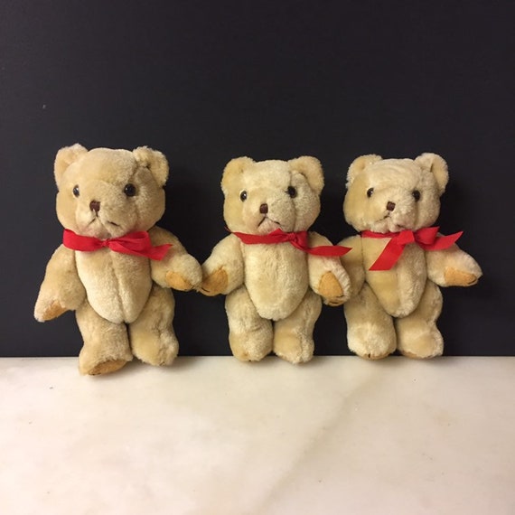 5 teddy bears