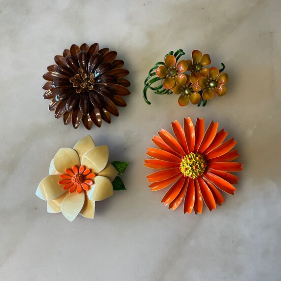 Flower Power 1960/'s Flower Brooch Hippie Brooch Brown and Orange