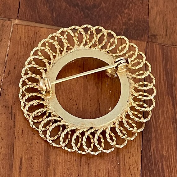 Infinity Loop Circle Brooch with single Faux Pear… - image 11