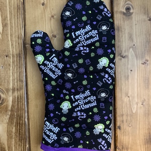 Unusual Characters  Print Oven Mitt, Oven Gloves, Handmade Kitchen Accessories, Housewarming Gift, Kitchen Home Décor