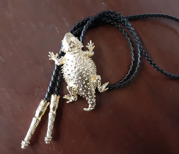 Exceptional Vintage Native American Navajo Hand Carved 3d Horny Toad Sterling Silver Bolo Tie Exceptional Vintage Native American Navajo Hand Carved 3d Horny Toad Sterling Silver Bolo Tie