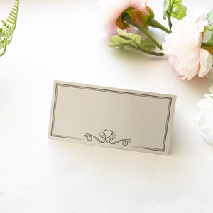 空白の名前の席札、DIY カード、DIY 席札、折り畳み席札、エスコート カード、結婚式のテーブル装飾、手書き、カリグラフィー、ゲスト カード