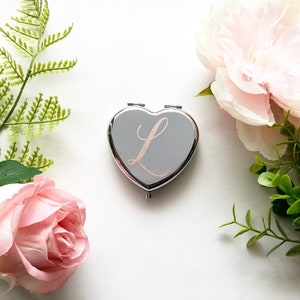 Espejo compacto en forma de corazón personalizado, regalos para damas de honor, espejo para bolso, espejo personalizado, espejo de boda, espejo de bolsillo para regalo de cumpleaños