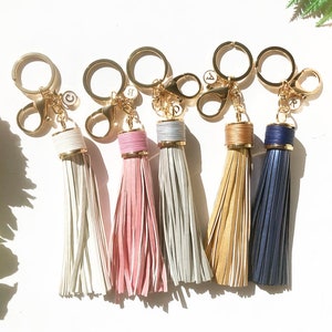 Gepersonaliseerde Eerste kwastje sleutelhanger, bruidsmeisje cadeau, voorstel cadeau, sleutelhanger, kwast sleutelhanger, verjaardagscadeau, kerstcadeau, kwastje tag