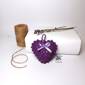 Sachets coeur lavande au crochet Purple