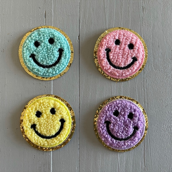 Chenille 5cm Smiley Face Patches Iron On Patches Multicoloured Smiley Face Patches
