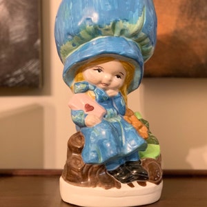 Vintage 1974 Byron Molds Bonnet Girl, Ceramic Hand Painted