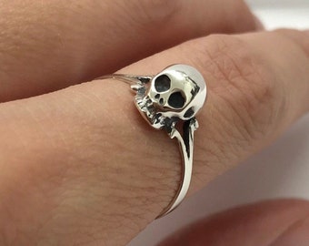 Sterling Silver Skull Ring: Gothic Jewelry