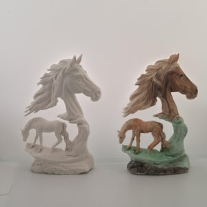 Paardenbeeldje om te schilderen, gegoten in eco-harsgietpoeder met pony