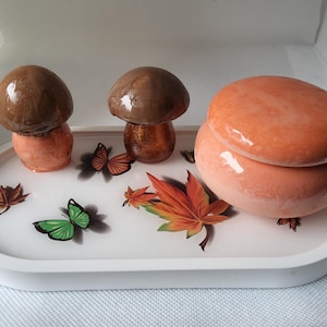 Trinket tray and pot with mushrooms and leaves in eco resin casting powder