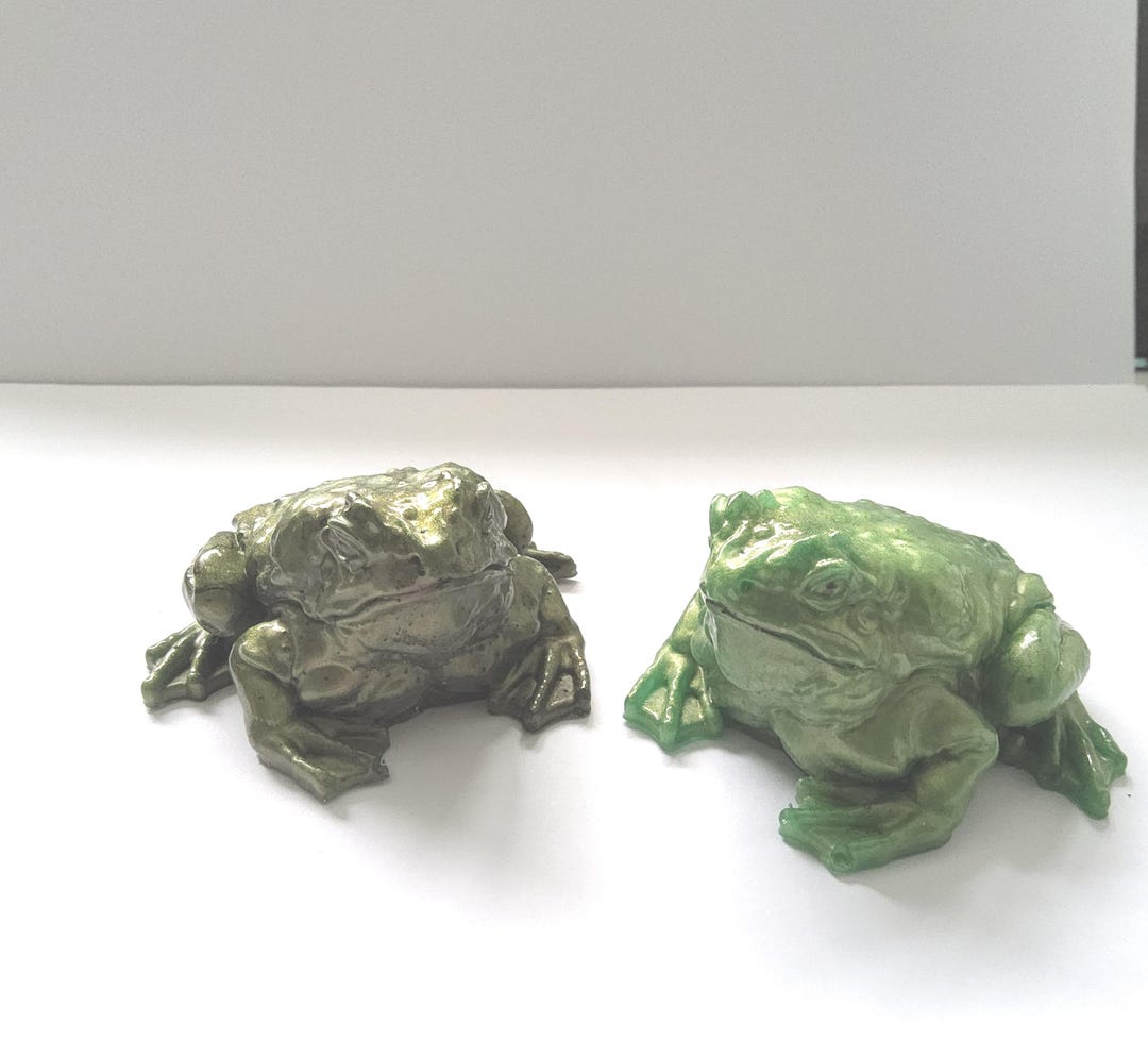 Paperweight Frog Toad, Frog, Resin Paperweight/ornament - Etsy