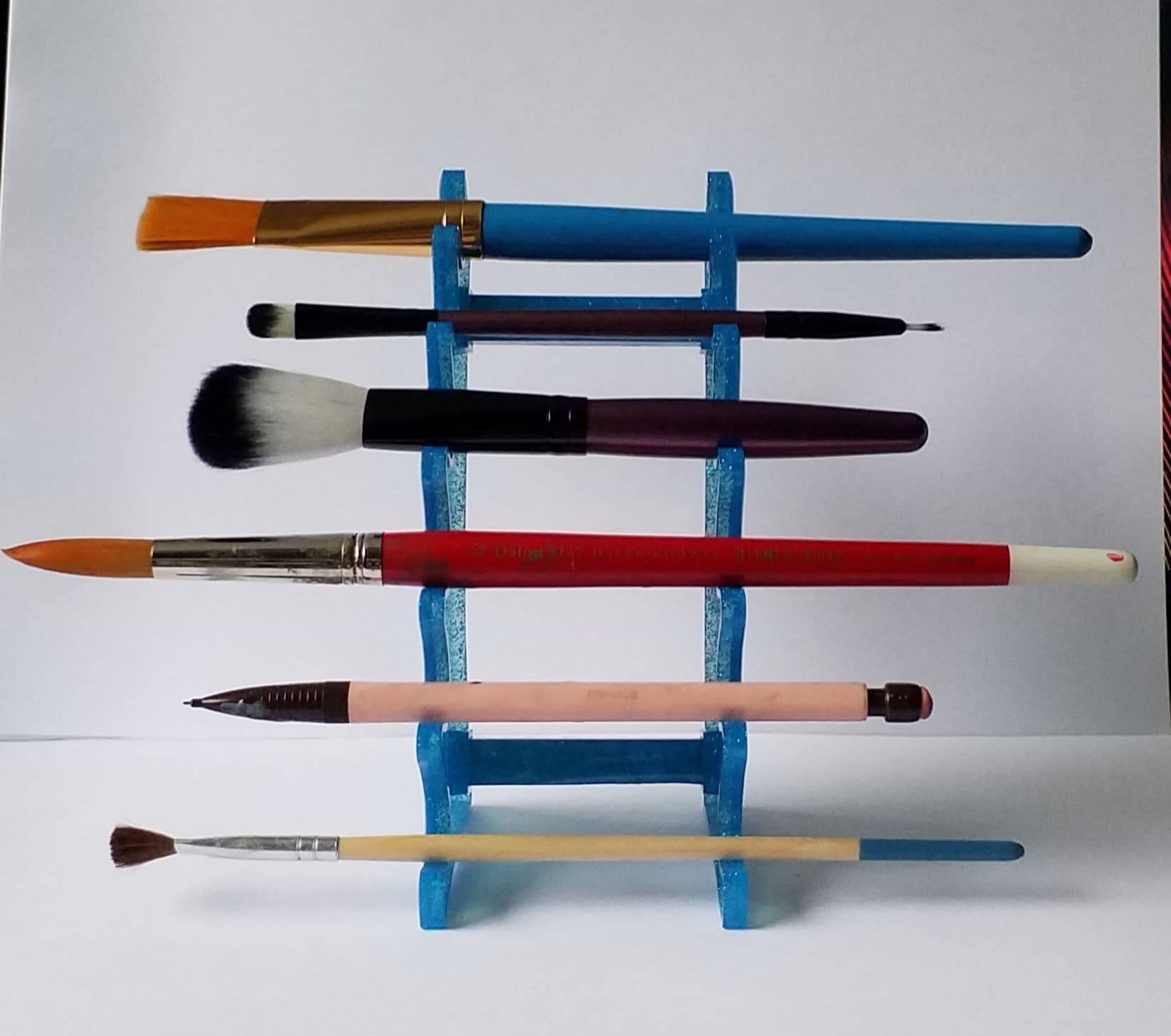 watercolor brush stand up holder - Bing  Decoración de unas, Porta  pinceles, Estudios de arte caseros