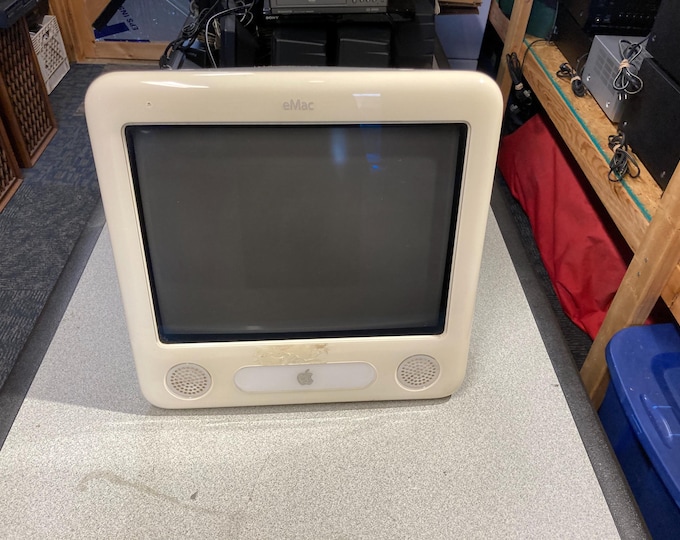 Apple eMac Computer  Model No: A1002. Powers On & Powers Up To Home Screen. No Further Testing...Selling As Is.