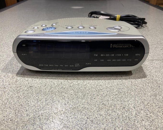Emerson Research fm/am Clock Radio. Smart Set / Auto Clock Set System. Model CKS1850. Tested & Works.