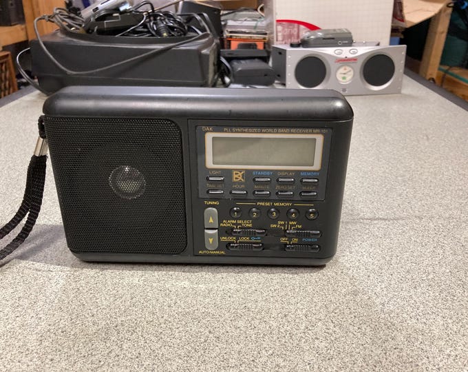 DAK PLL Synthesized World Band Receiver Model MR-101. Tested & Works.