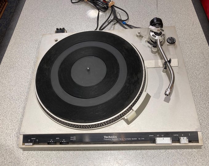 Technics Frequency Generator Servo Turntable System  Model SL-210. Powers On. (Please Read Below)