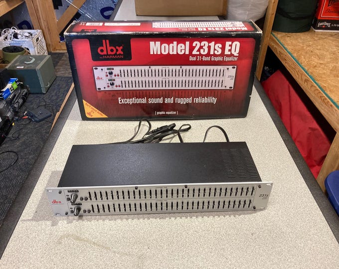 dbx by Harman Model 2315 Dual 31-Band Graphic Equalizer. Power On - No Further Testing / Selling AS IS.