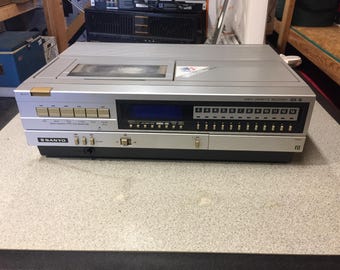 Sanyo Video Cassette Recorder (Beta Max) Model VCR4400. Parts & Repair