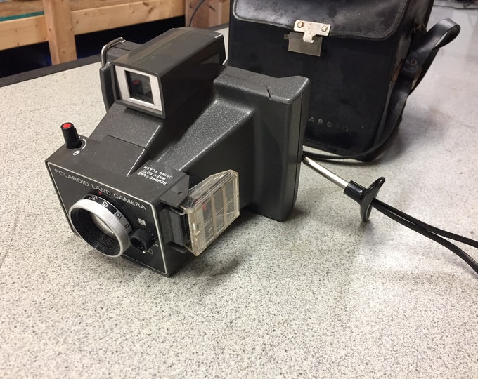 Polaroid Land Camera Square Shooter With Case