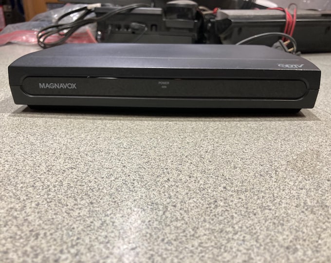 Magnavox DTV Digital to Analog Converter Box.  Model No. TB110MW9...No Remote.