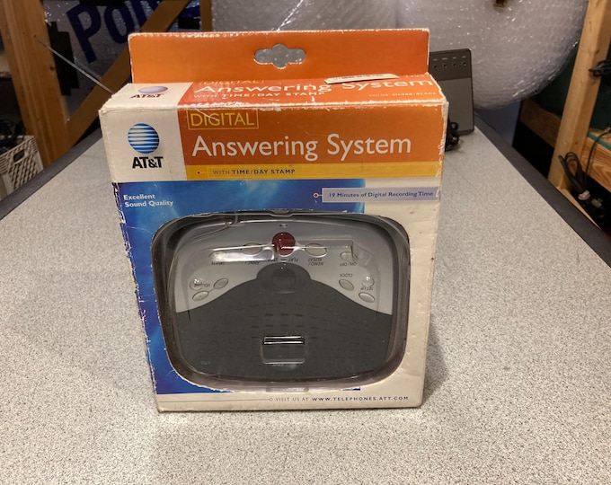 AT&T Digital Answering Machine With Time / Day Stamp.  Model 1722. Untested.