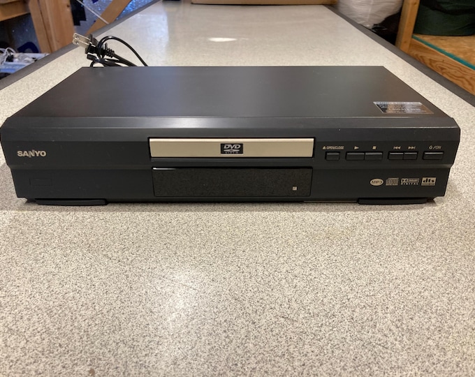 Sanyo DVD Player  Model DWM-270. Tested & Works! No Remote.