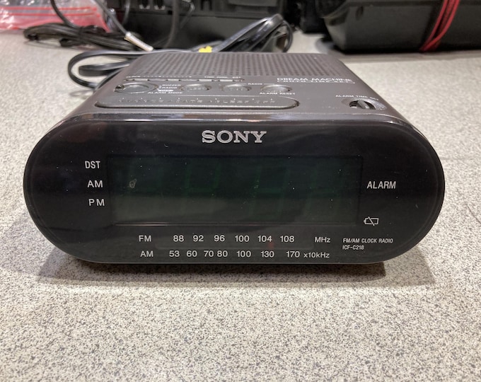 Sony Dream Machine (Auto Time Set) Alarm Clock am/fm Radio. Model No. ICF-C218. Tested & Works.
