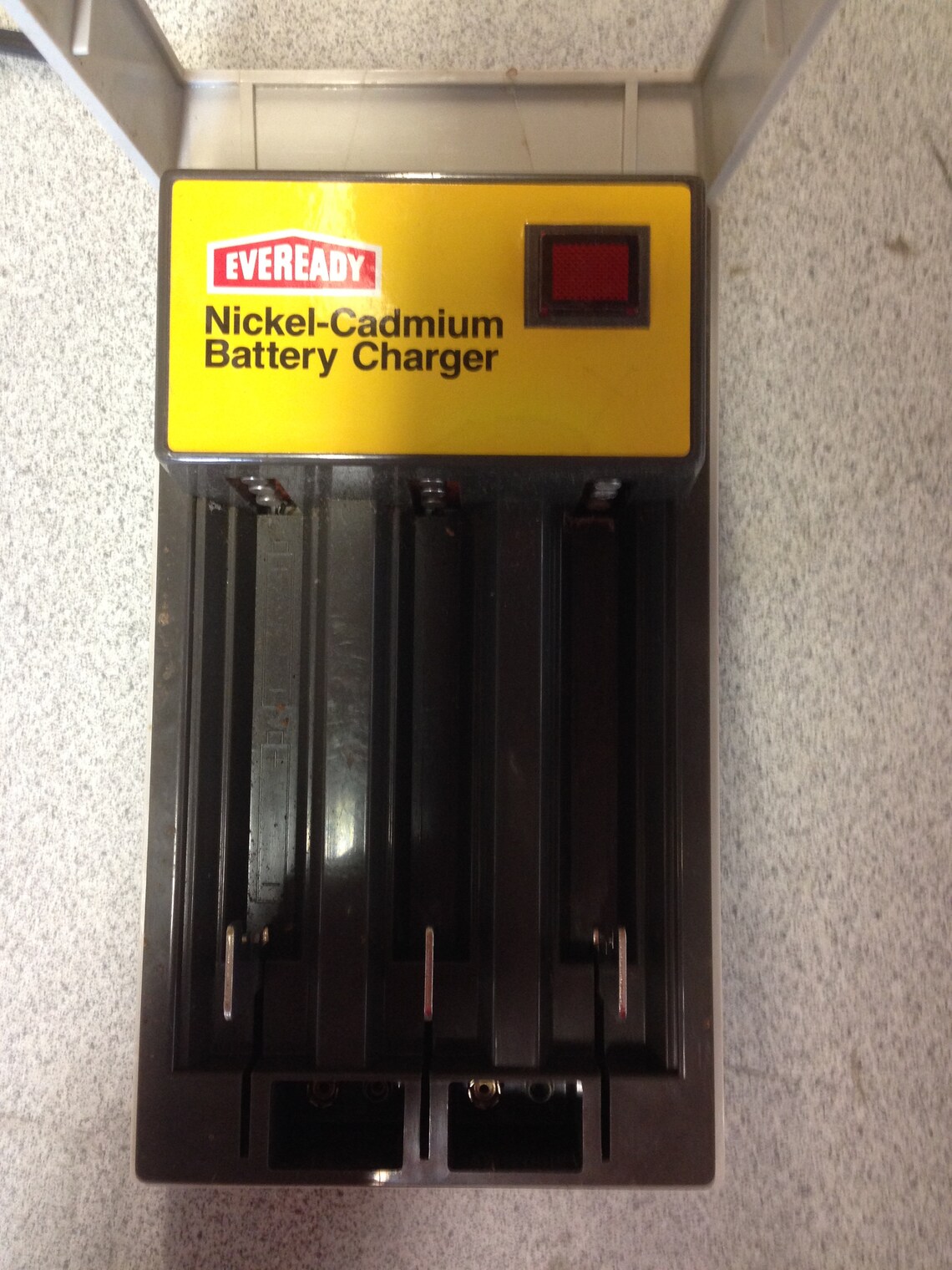 Eveready NickelCadmium Battery Charger Model ACC75 Etsy