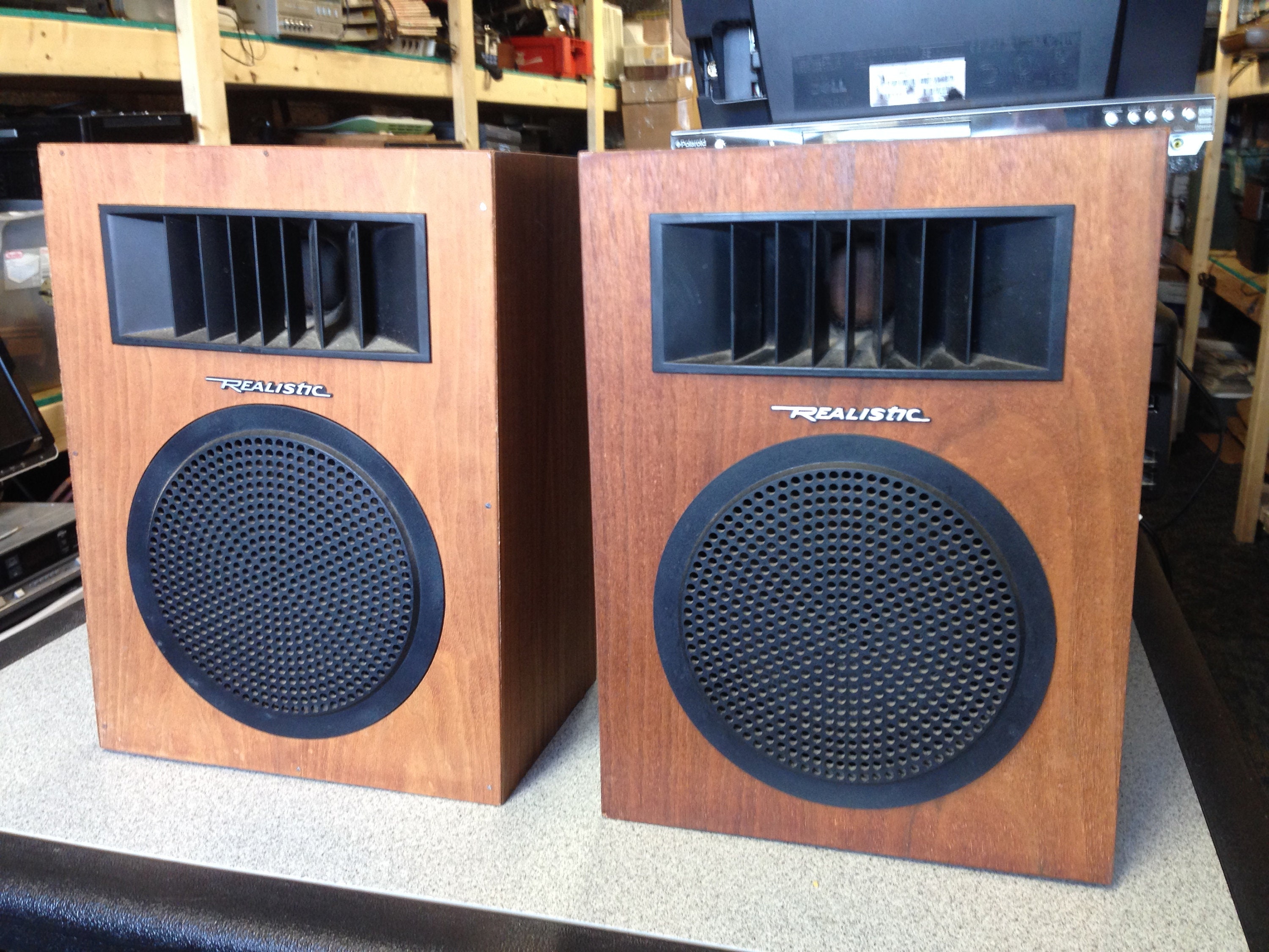 Realistic Bookshelf Speakers Cat 40 2558