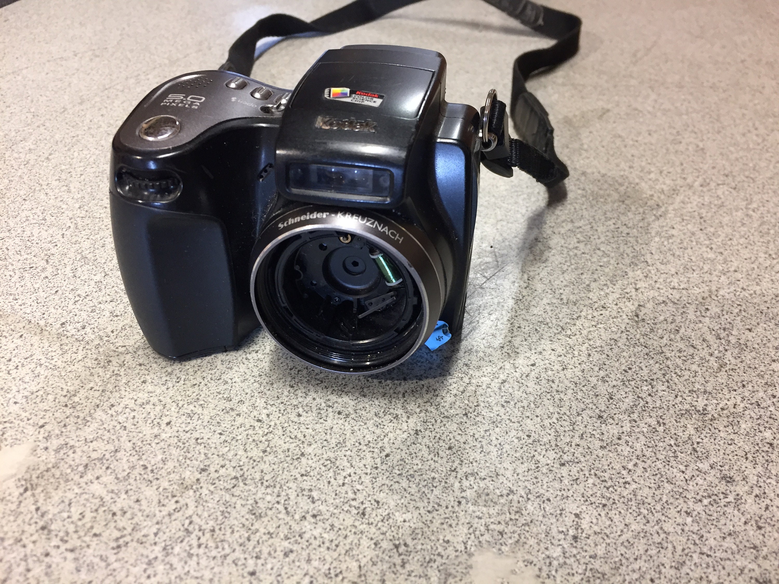 Kodak Easyshare DX 7590 Digital Camera lens is Missing Selling AS IS