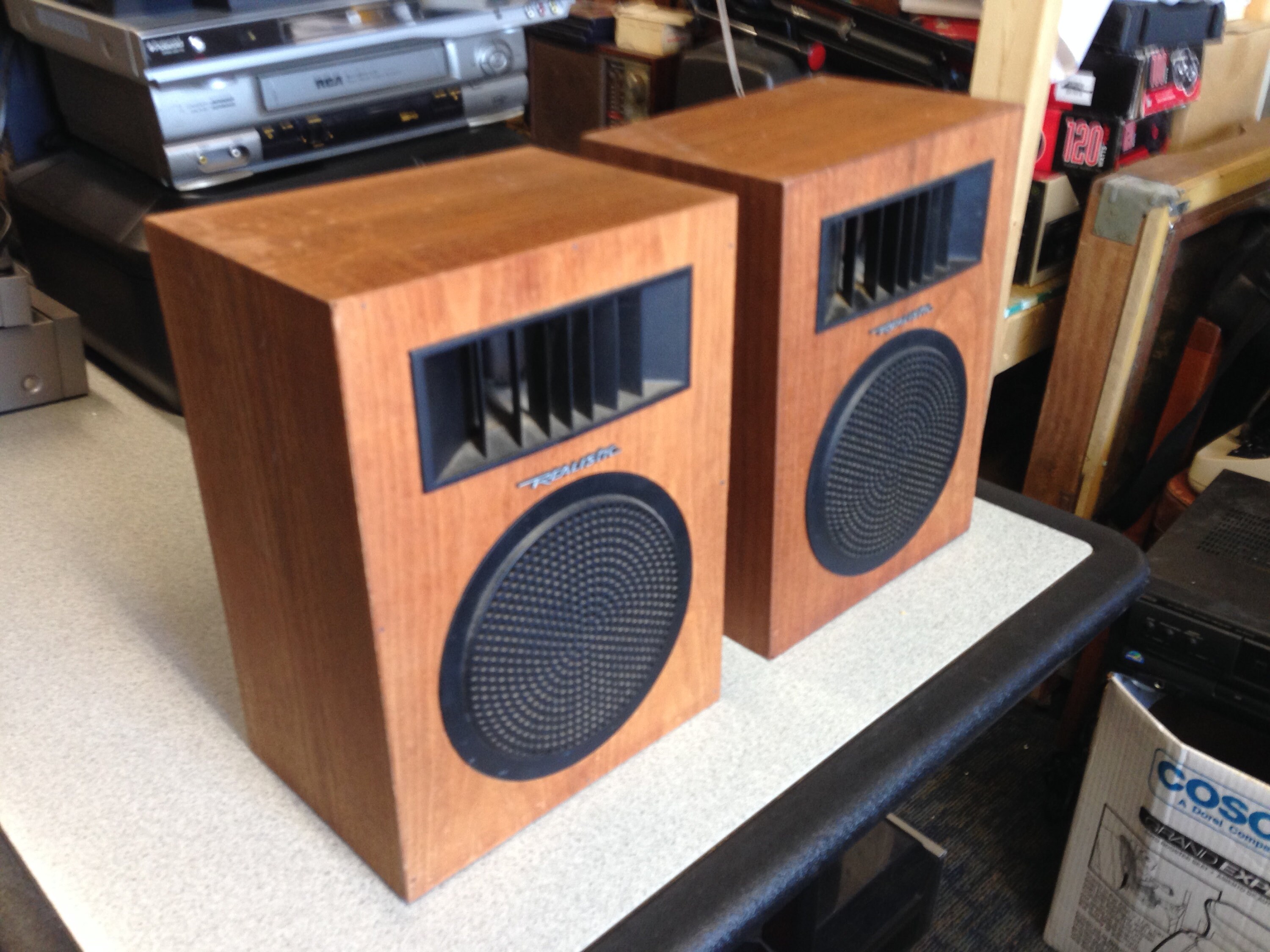 Realistic Bookshelf Speakers Cat 40 2558