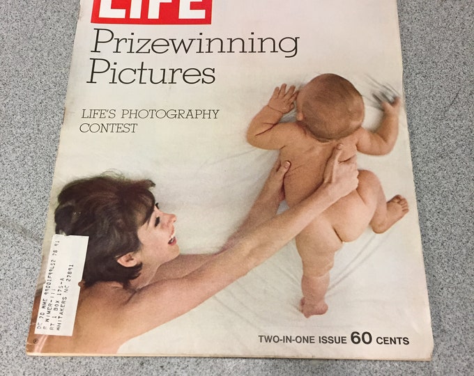 LIFE Magazine "Prizewinning Pictures" Special Double Issue December 25, 1970