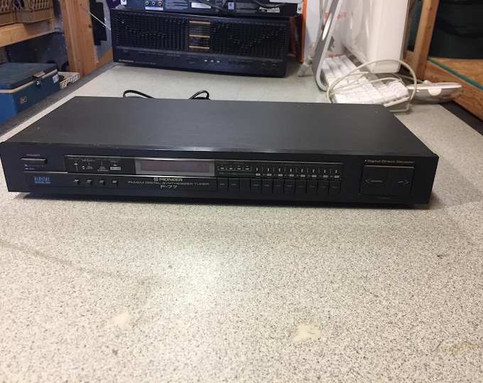 Pioneer fm/am Digital Synthesizer Tuner Model F-77. Powers On.