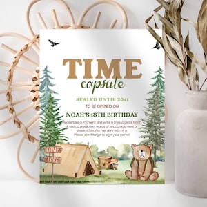 Signe de capsule temporelle d'anniversaire, carte | Un campeur heureux, tente de camping, forêt | Idées de décoration imprimables pour le 1er anniversaire des garçons, souvenirs OHT