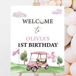 Znak powitalny urodzinowy, plakat | Hole In One, wózek golfowy, golfowy par Tee | Wydrukowana dekoracja na pierwsze urodziny dziewcząt, edytowalny szablon HIG