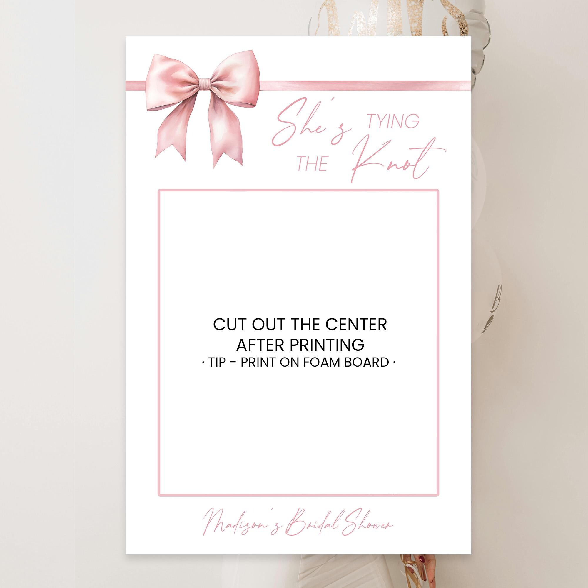 Modello di invito per addio al nubilato She's Tying the Knot, invito per addio al nubilato con fiocco rosa Coquette, invito per addio al nubilato con fiocco rosa Coquette modificabile