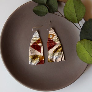 Brown beige seed bead earrings. Boho chic fringe earrings. Abstract mismatched earrings. Bohemian dangle earrings.Gift idea.