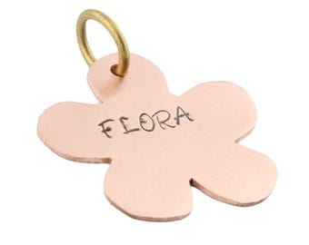Hondenpenning met bloemen, gepersonaliseerde huisdier-ID, handgestempeld kraagpenning bloem