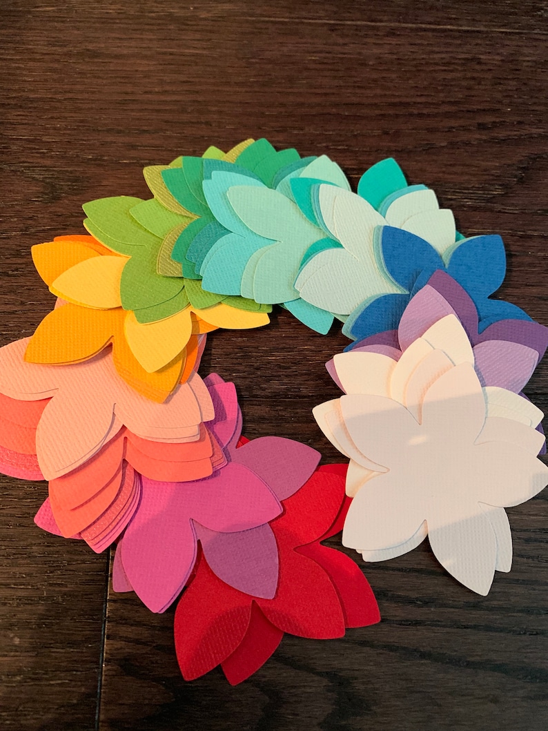 Card stock paper flowers, assorted colours - set of 75 画像 1