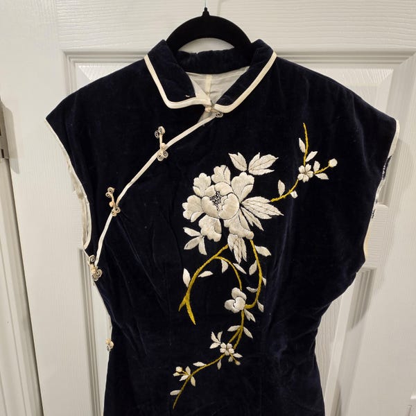 Vintage Women's Dress Navy Blue Velvet with Embroidered Design Cheongsam Asian