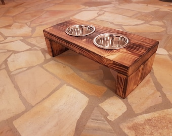 Exclusive rustic wooden feeding bar with stainless steel bowls