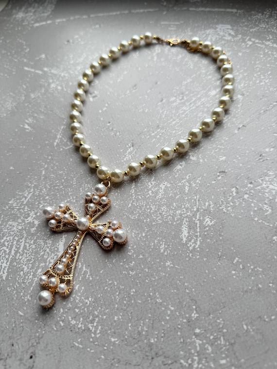 Collier Gothique à Perles Superposées Avec Croix - Chaîne Entrecroisée - Femme - Neuf