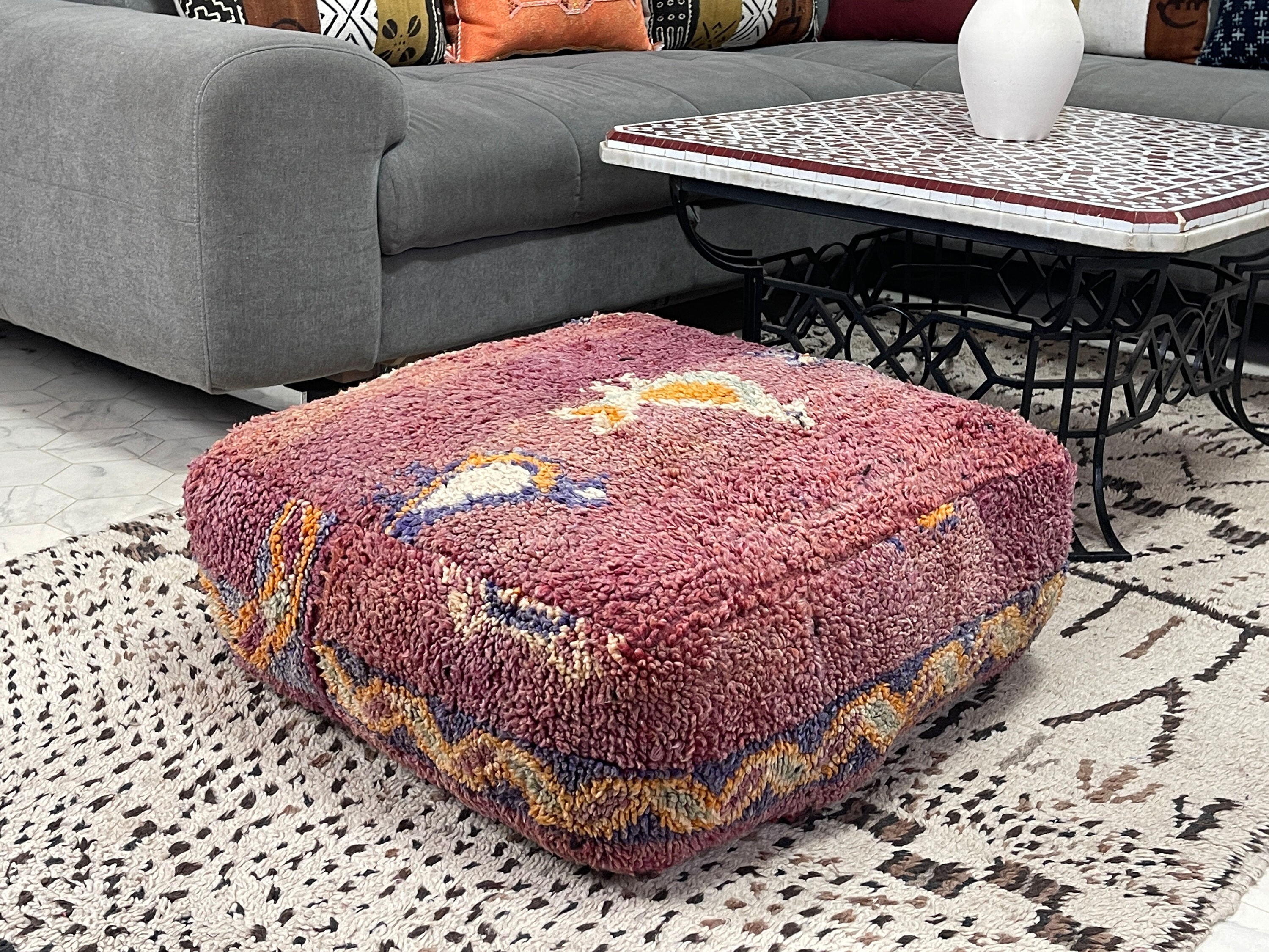 Kechart - ヴィンテージ ベルベル プーフ、フロア プーフ、モロッコ