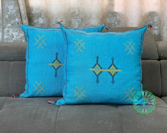 Cuscino in seta con cactus blu: cuscino marocchino Sabra fatto a mano