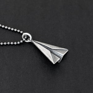 Collana con catena in argento sterling per uomo / Gioielli origami a forma di aeroplano di carta / Collana con aeroplano / Gioielli da uomo, regali per lui, regalo unico per papà